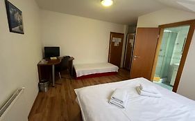 Penzion A Restauracia Harmonia Ostratice